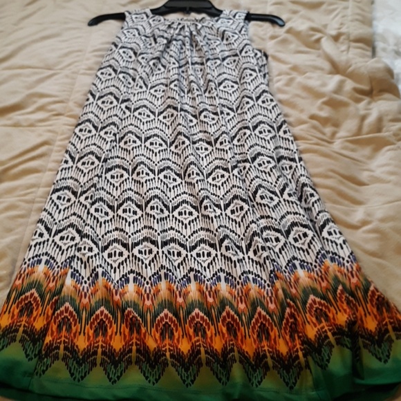 Shelby & Palmer Sleeveless Dress - Picture 3 of 4